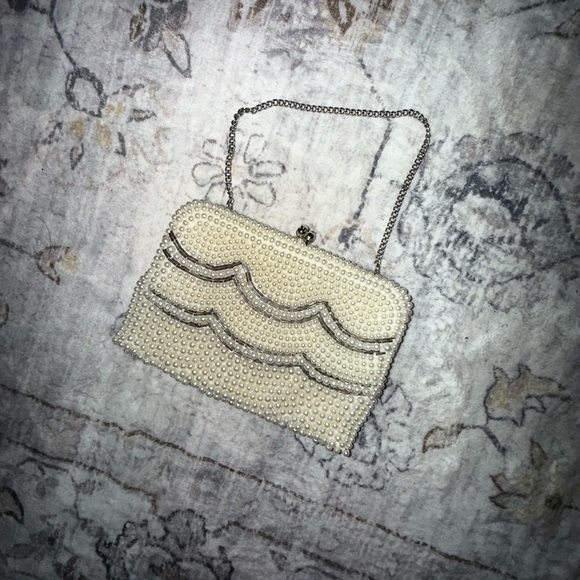 Vintage Walborg Elegant Cream Beaded Clutch - Picture 4 of 4